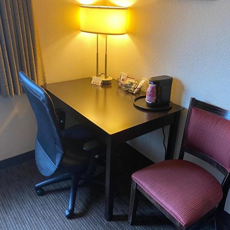 Blossom Hotel & Suites トラバーズ・シティ エクステリア 写真