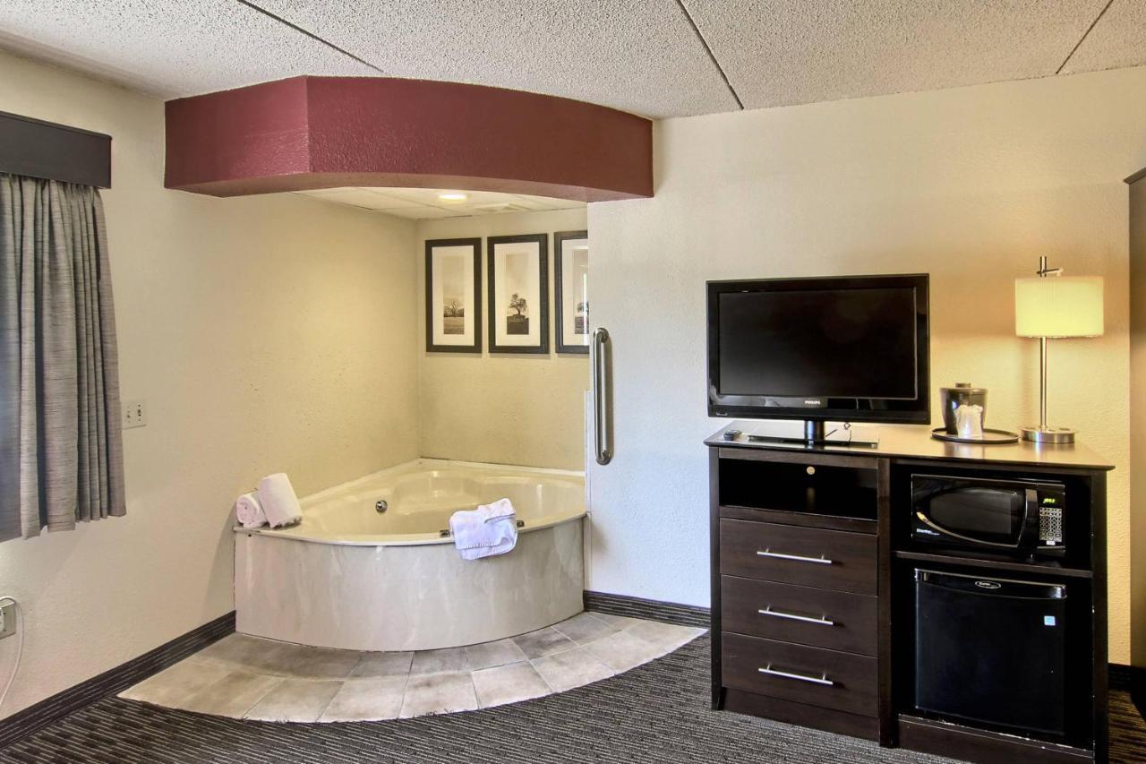 Blossom Hotel & Suites トラバーズ・シティ エクステリア 写真