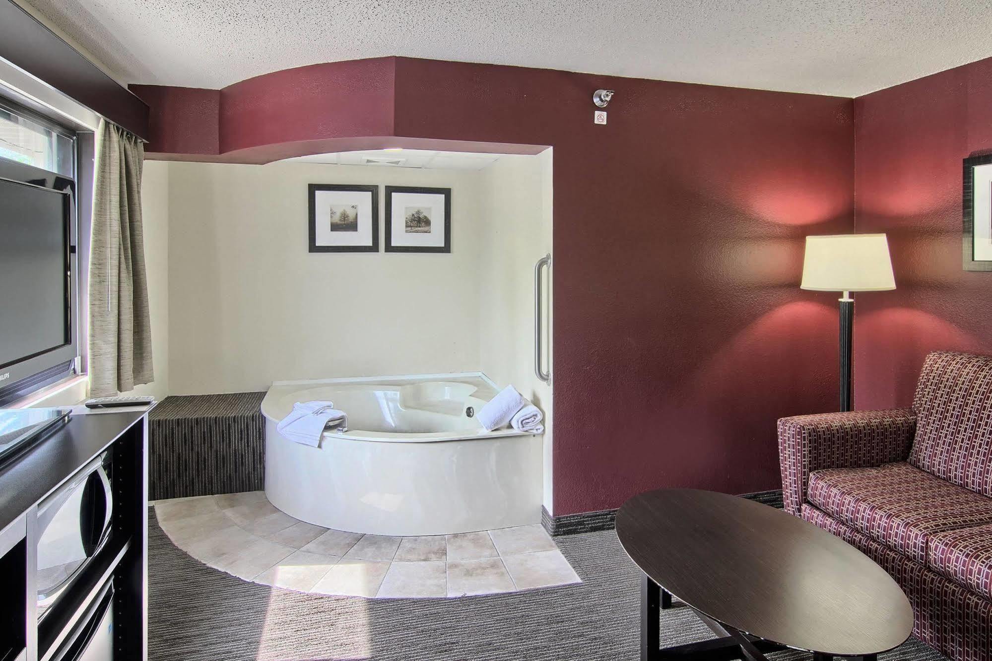 Blossom Hotel & Suites トラバーズ・シティ エクステリア 写真