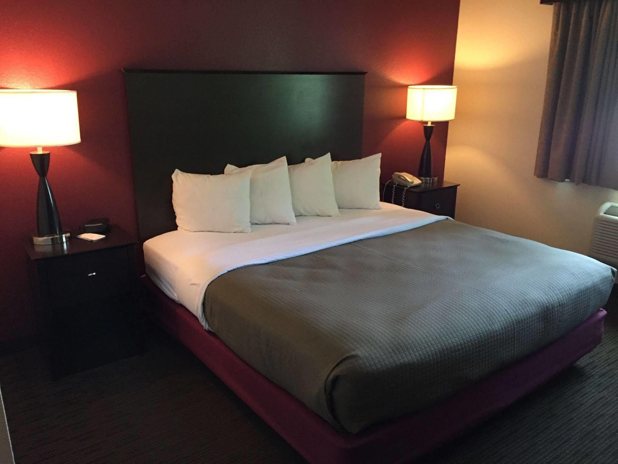 Blossom Hotel & Suites トラバーズ・シティ エクステリア 写真