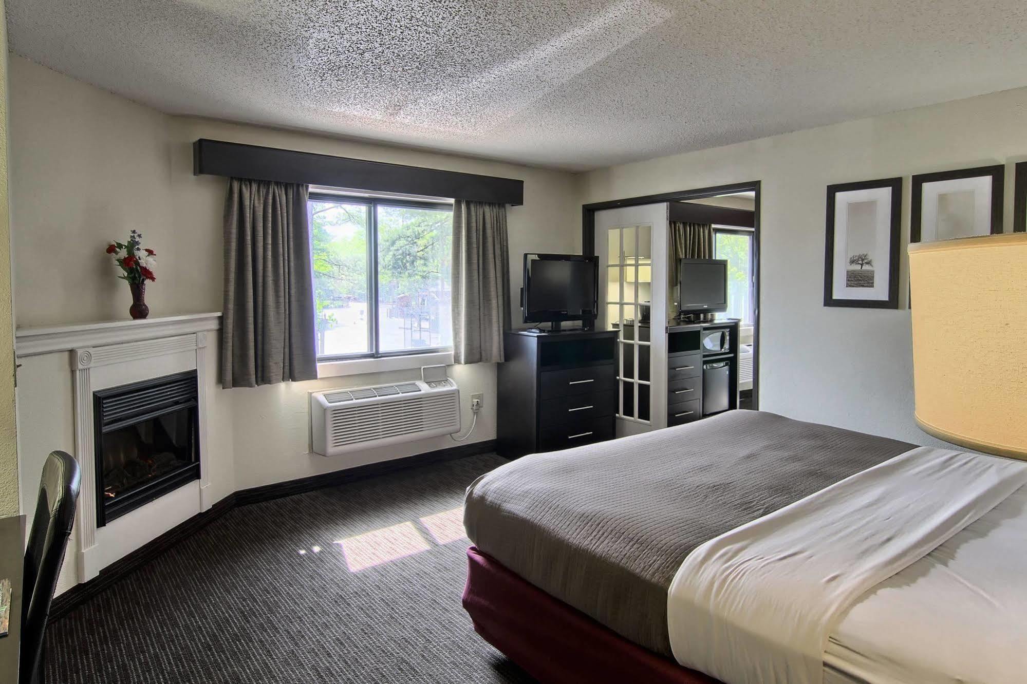 Blossom Hotel & Suites トラバーズ・シティ エクステリア 写真